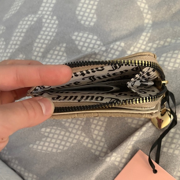 Juicy Couture Beige Wallet with Gold Details - Picture 4 of 4
